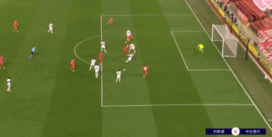 法兰克福球迷诺坎普燃放焰火投掷玻璃杯