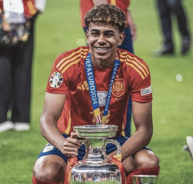 魏翊东：我和谢晖合影是在J联赛现场，被捏造成他要执教国安